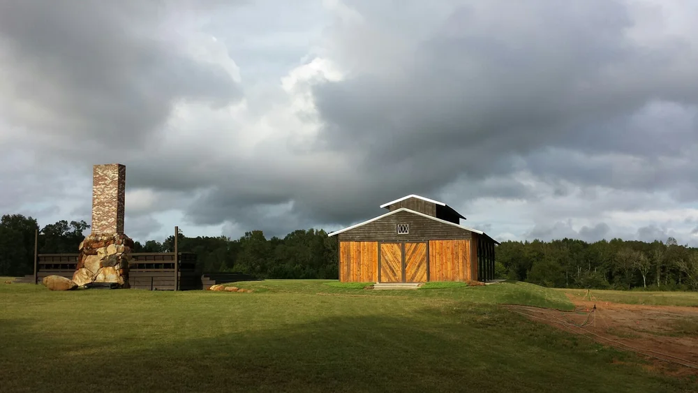 barn+with+sky